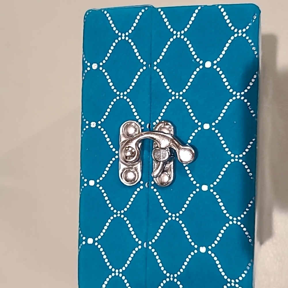 Gift box - Picture 2 of 6